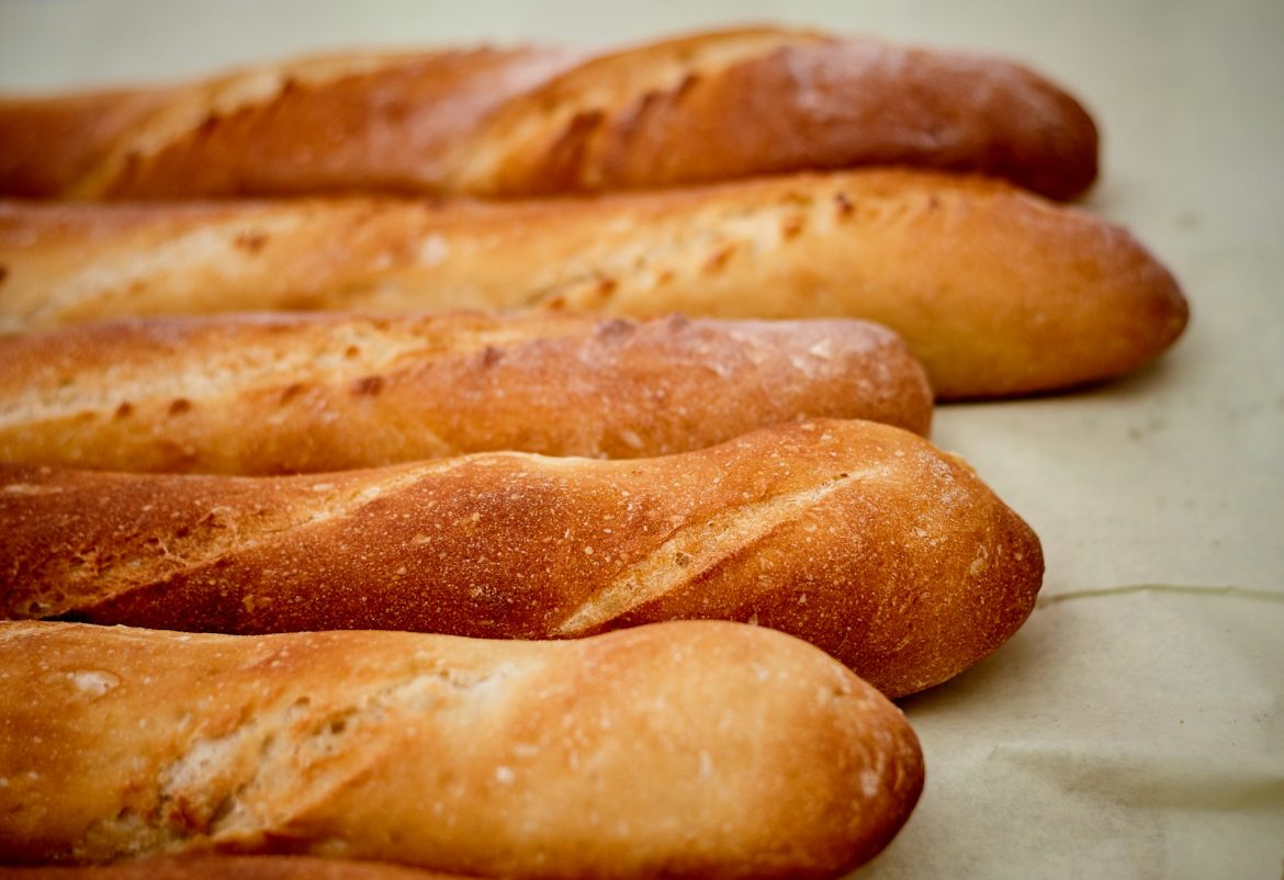 Les boulangers français remportent le record mondial de la plus longue baguette et reprennent le titre à l’Italie